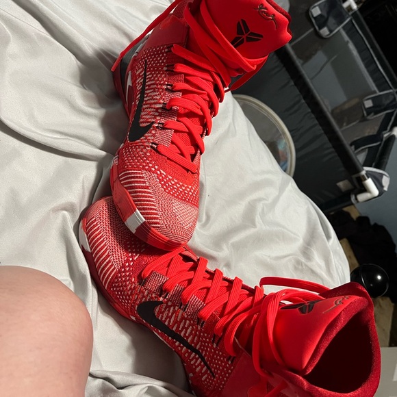 Nike Bright Crimson and Emerald Green Sneakers main image 8